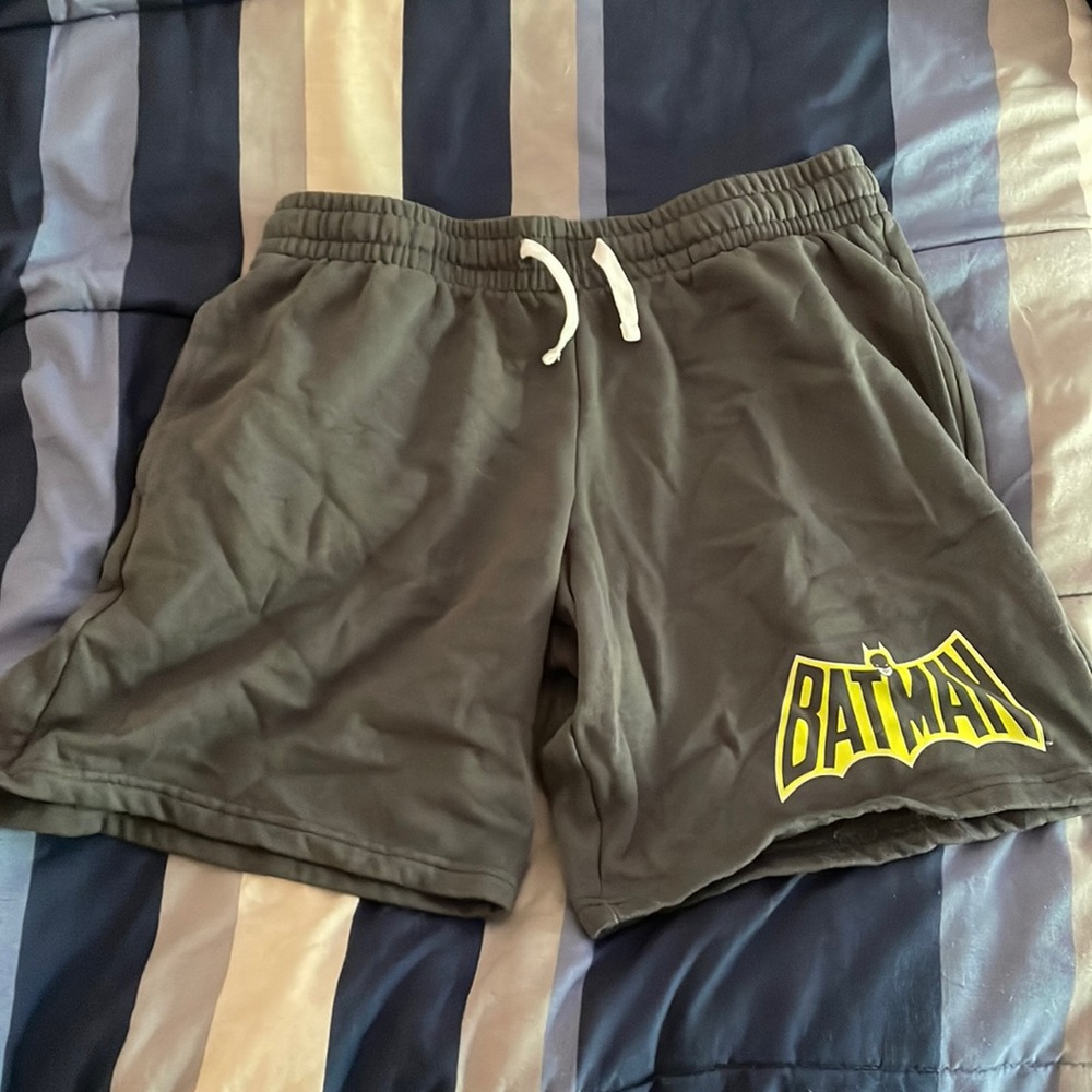 Batman Grey/yellow shorts